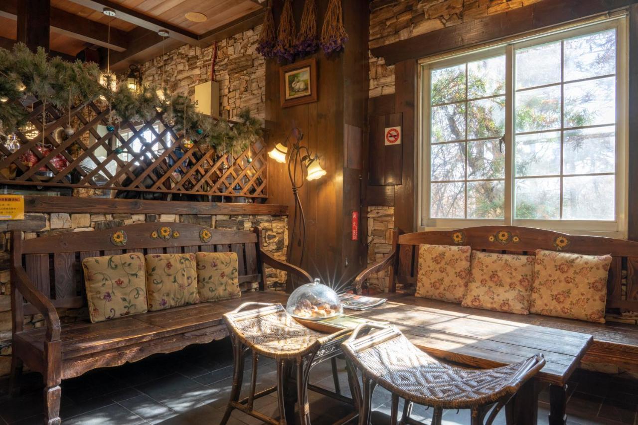 プロヴァンス ローズ ロッジ イン チーン ジーン B&B 仁愛郷 エクステリア 写真