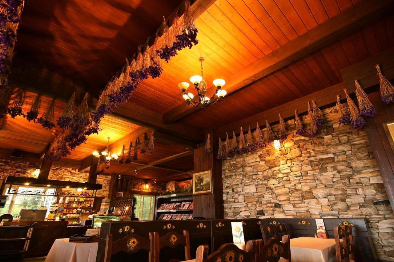 プロヴァンス ローズ ロッジ イン チーン ジーン B&B 仁愛郷 エクステリア 写真