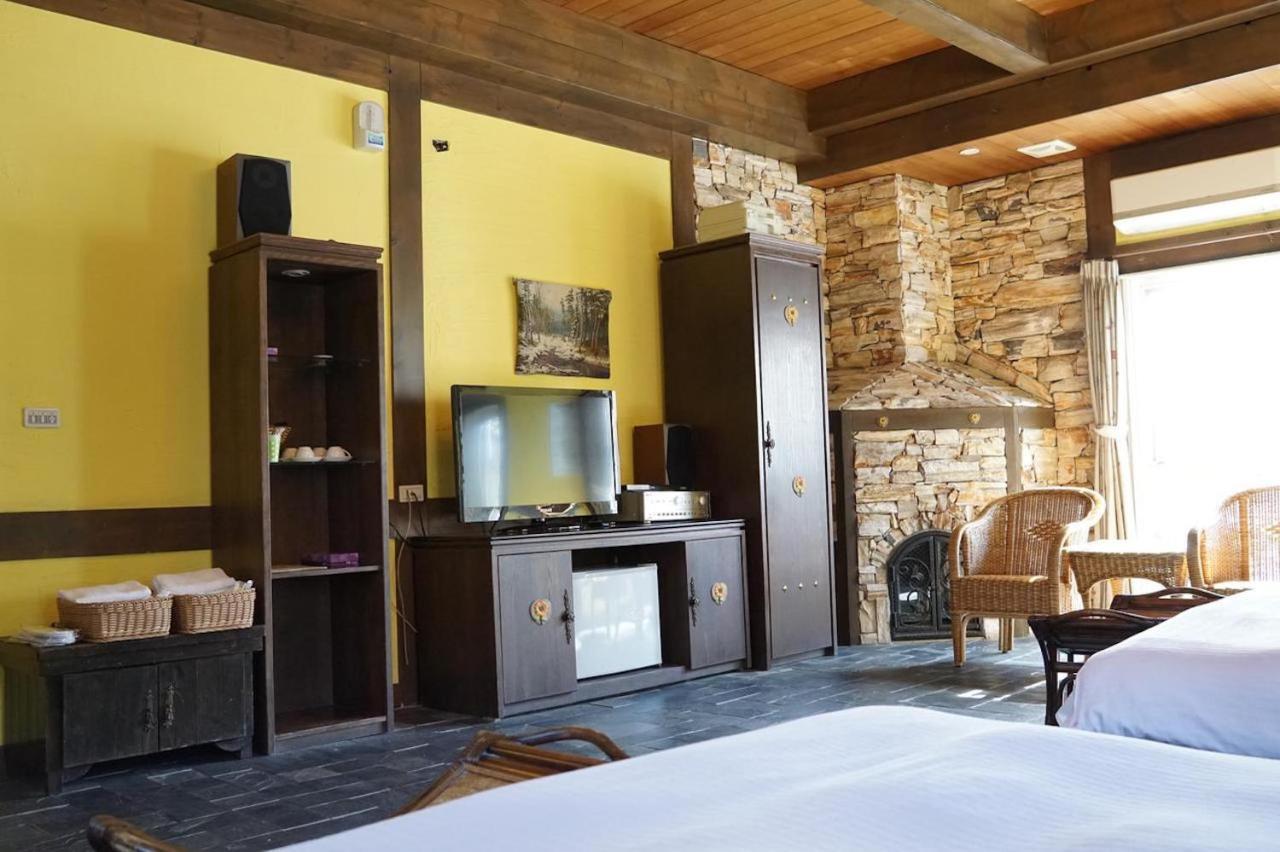 プロヴァンス ローズ ロッジ イン チーン ジーン B&B 仁愛郷 エクステリア 写真