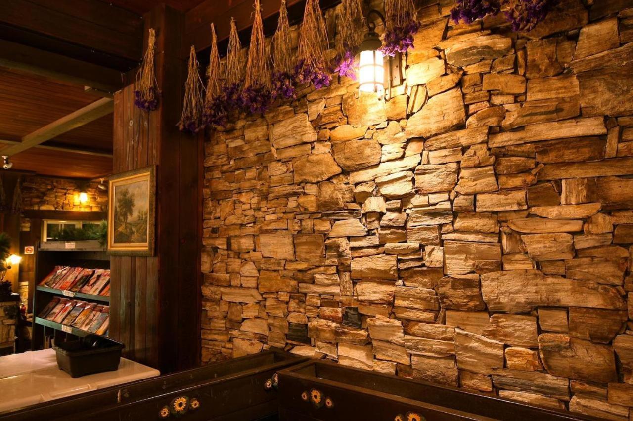 プロヴァンス ローズ ロッジ イン チーン ジーン B&B 仁愛郷 エクステリア 写真