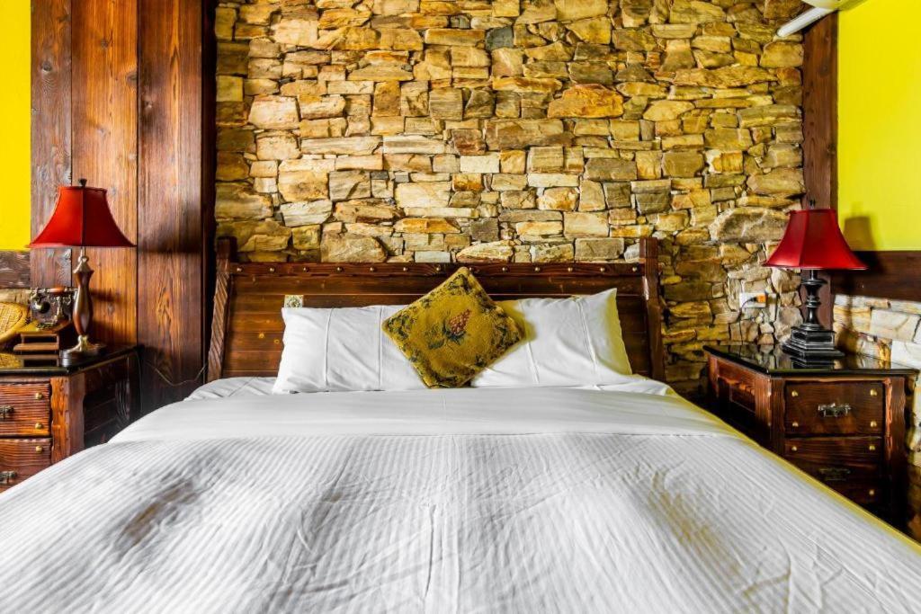 プロヴァンス ローズ ロッジ イン チーン ジーン B&B 仁愛郷 エクステリア 写真