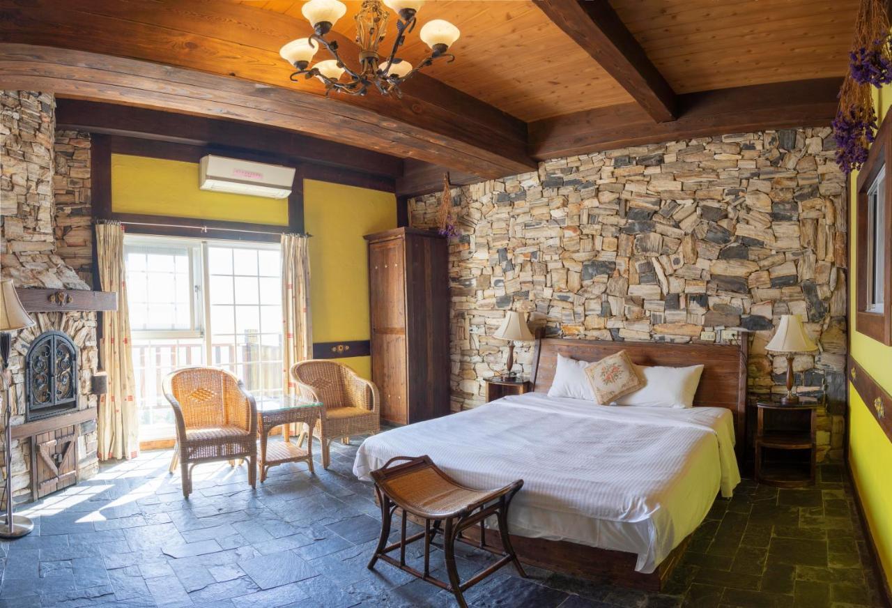 プロヴァンス ローズ ロッジ イン チーン ジーン B&B 仁愛郷 エクステリア 写真
