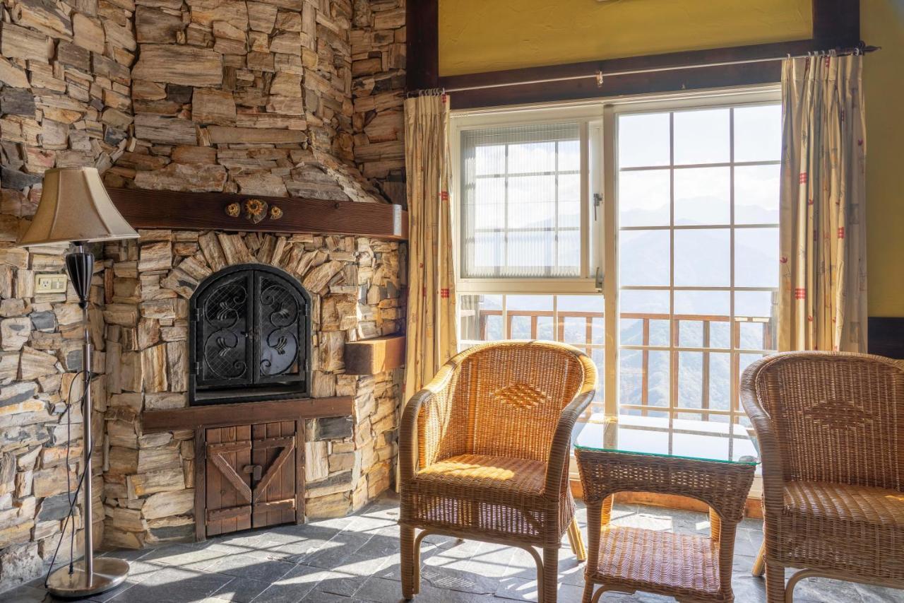 プロヴァンス ローズ ロッジ イン チーン ジーン B&B 仁愛郷 エクステリア 写真